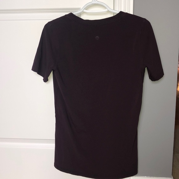 Lululemon love tee V - Picture 2 of 2